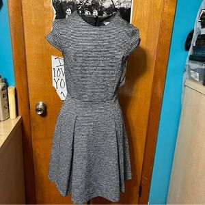 H&M black & white houndstooth like patterned dress size small